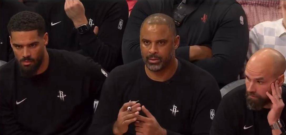 里程碑夜洛杉矶快船手感冰凉，欧联今晚刷纪录，气氛紧张，临场指挥获称赞的简单介绍