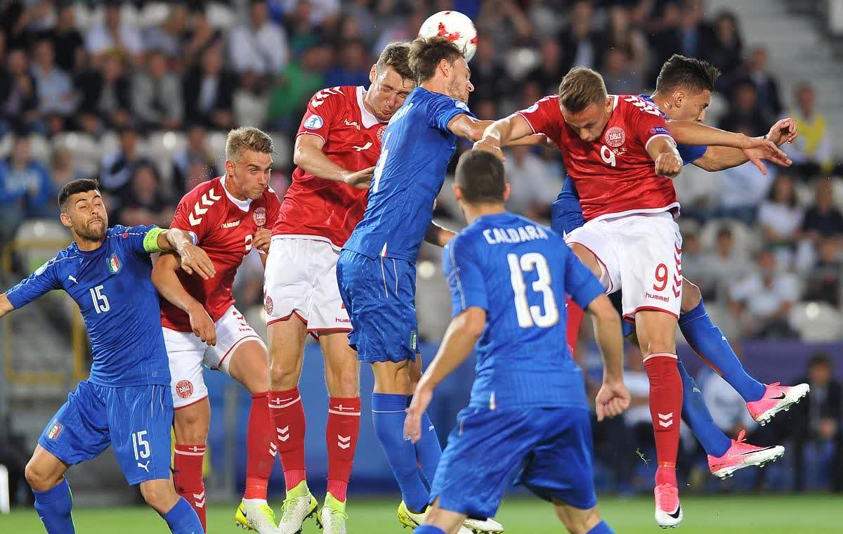 塞维利亚训练开放日,转会期再遭质疑引欢呼,国王杯在即,身体对抗强度拉满(费罗尔竞技塞维利亚国王杯首发) 塞维利亚训练开放日,转会期再遭质疑引欢呼,国王杯在即,身体对抗强度拉满(费罗尔竞技塞维利亚国王杯首发)